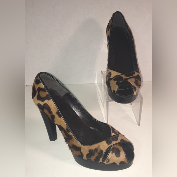 STUART WEITZMAN Size 7.5 Leopard Print Calf Hair Peep Toe 4” Heels Wood - Picture 10 of 11